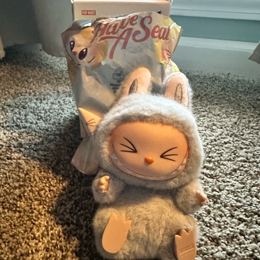 Have a Seat Labubu- Hehe